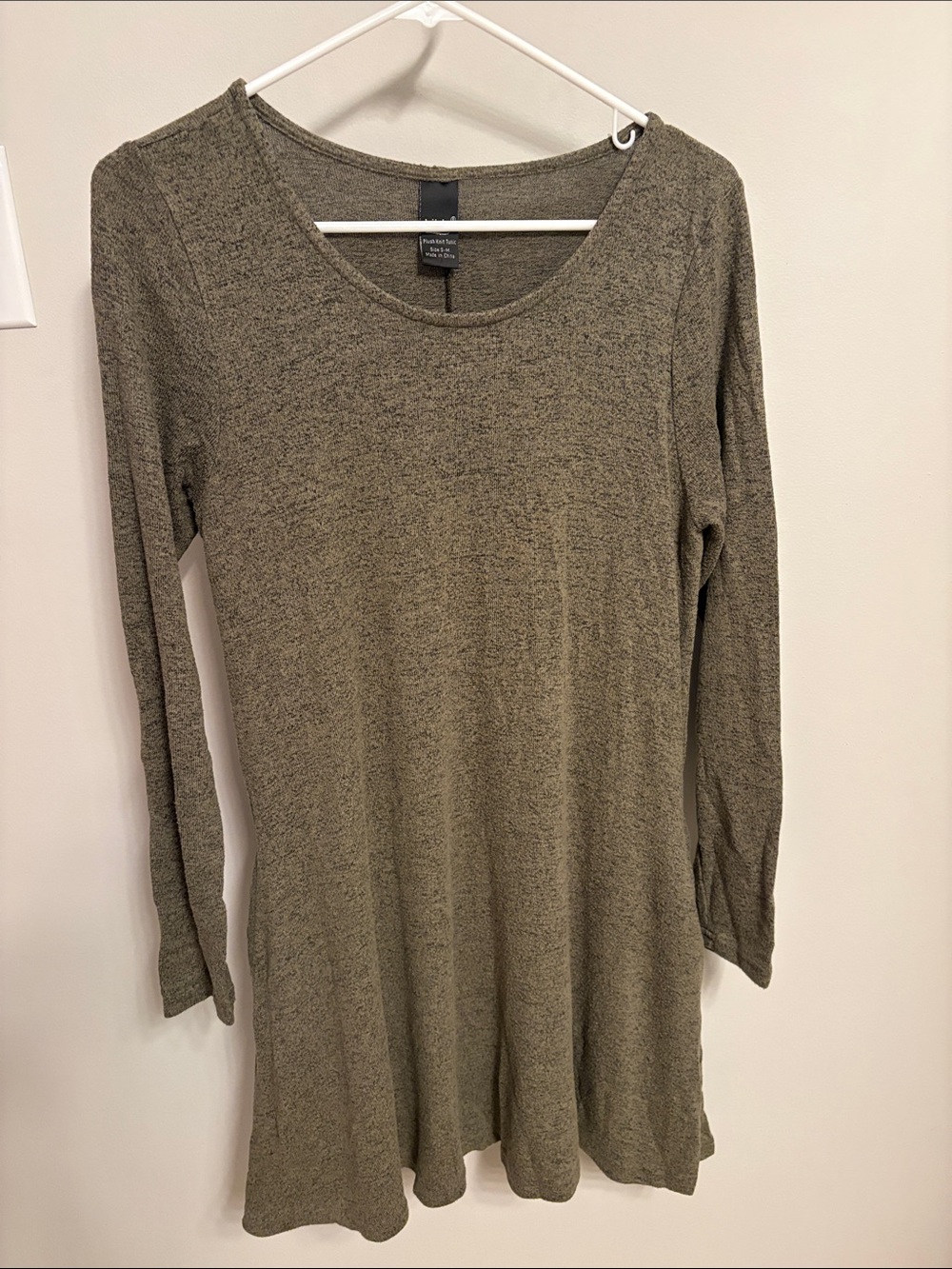 Everyday Scoop Neck Long Sleeve Dress in Olive